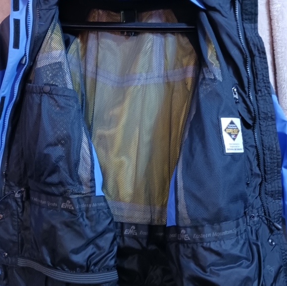 Women's Eastern Mountain Sports Gore-tex XCR Jacket - Picture 14 of 16